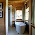 Bed & Breakfast Miodula - Krokusy Juz Sa! Odwiedz Miodula I Wybierz Sie Na Spacer Wsrod Wiosennych Krokusow 3*