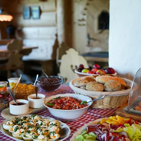 Miodula Bed & Breakfast 3*